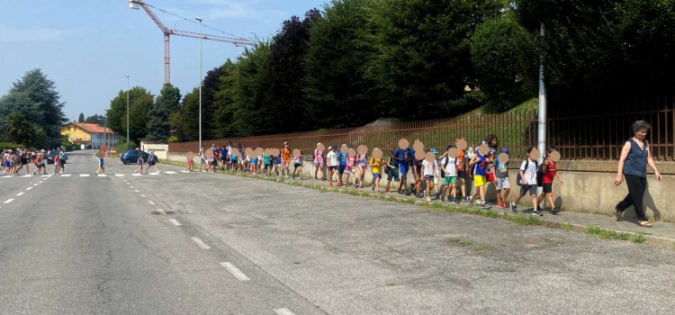 Camminata con i ragazzi del centro estivo del Parco Vivo